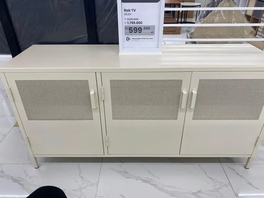 Rak tv selby bahan metal selma