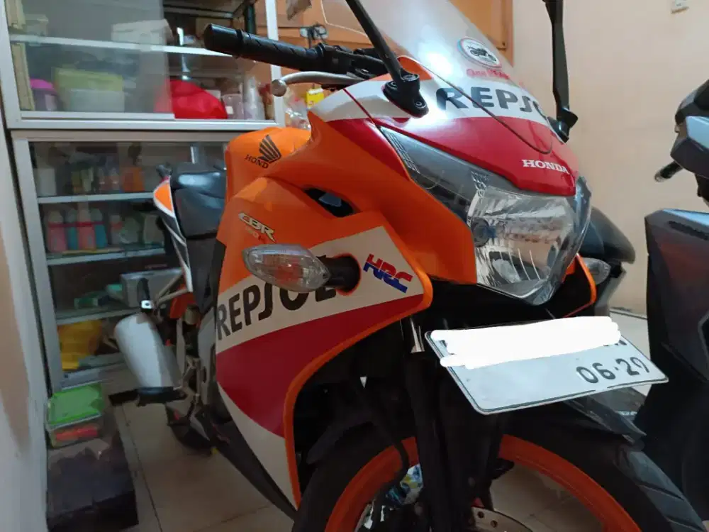 Honda Cbr 150r mulus jarang dipake cbu thailand
