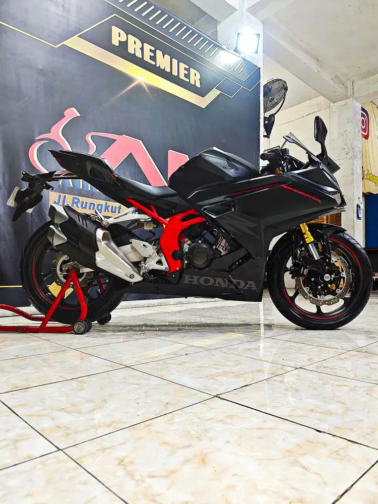 All-new Cbr250Rr th reg 2024 low km.2rb satset.Anugerah motor rungkut