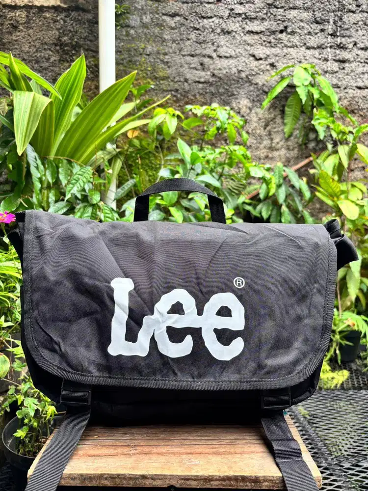 Tas Selempang Lee | Lee Messenger Bag Black | Sling bag Lee