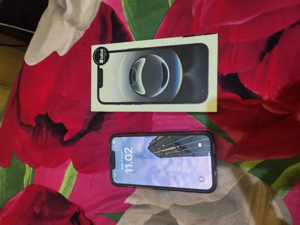 Apple iPhone 16e Black 128GB – Garansi Resmi Juni 2026 (Blibli)