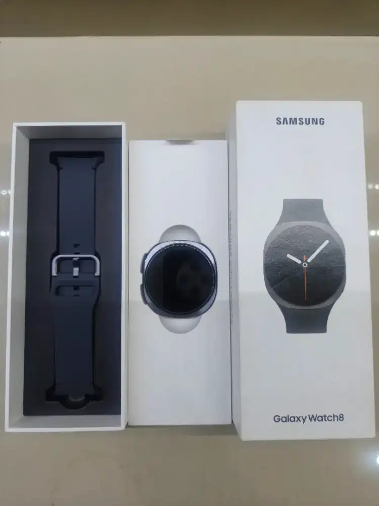 Samsung Watch 8 Graphite 44mm mulus 100% seperti baru
