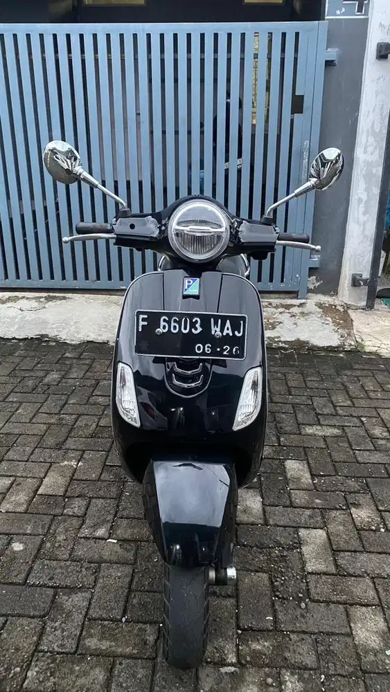 VESPA LX 125 IGET FACELIFT (TANGAN PERTAMA)