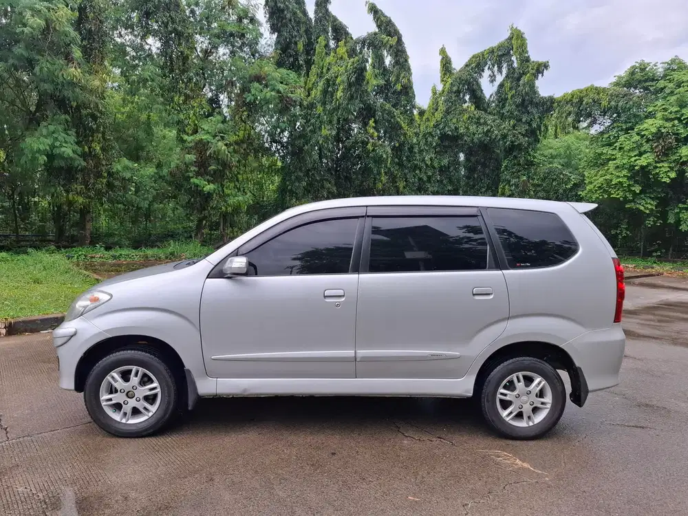 Daihatsu Xenia 2011 Bensin