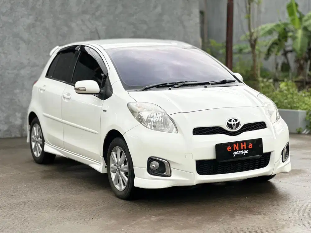 Plat H.. Toyota Yaris S-Limited A/T 2012.. eNHa garage Semarang..