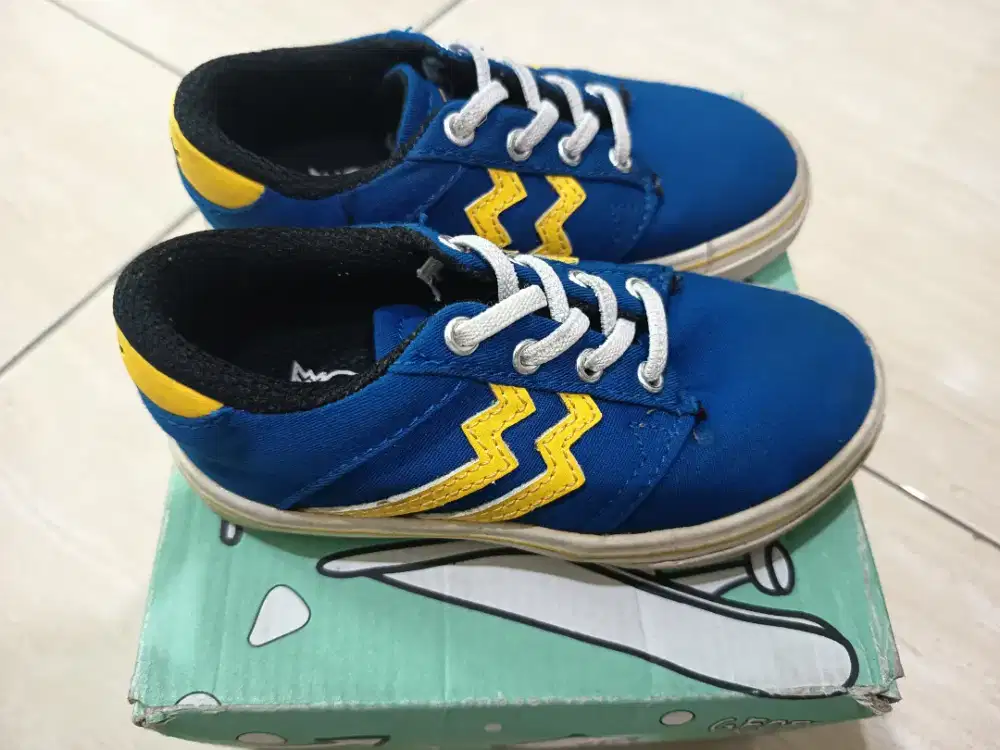 Sepatu anak keren