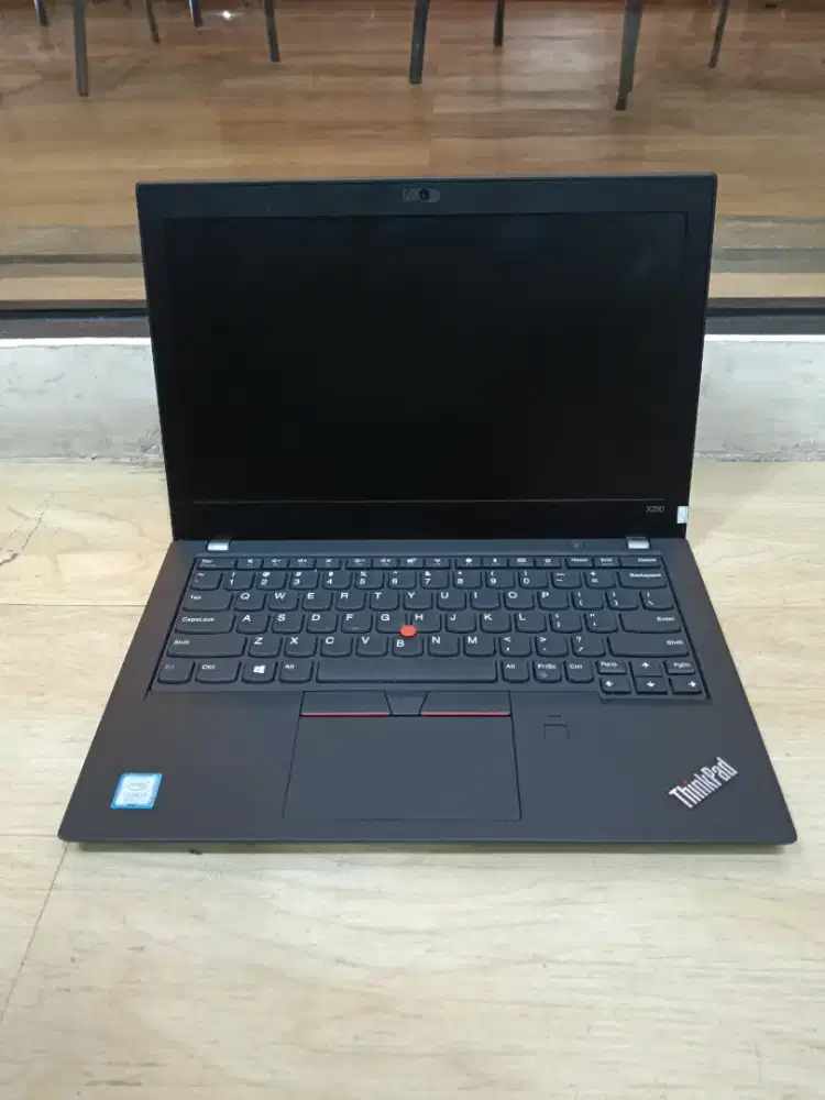 Lenovo Thinkpad x280 Intel core i7 gen 8 ram 16gb SSD 256gb mulus awet