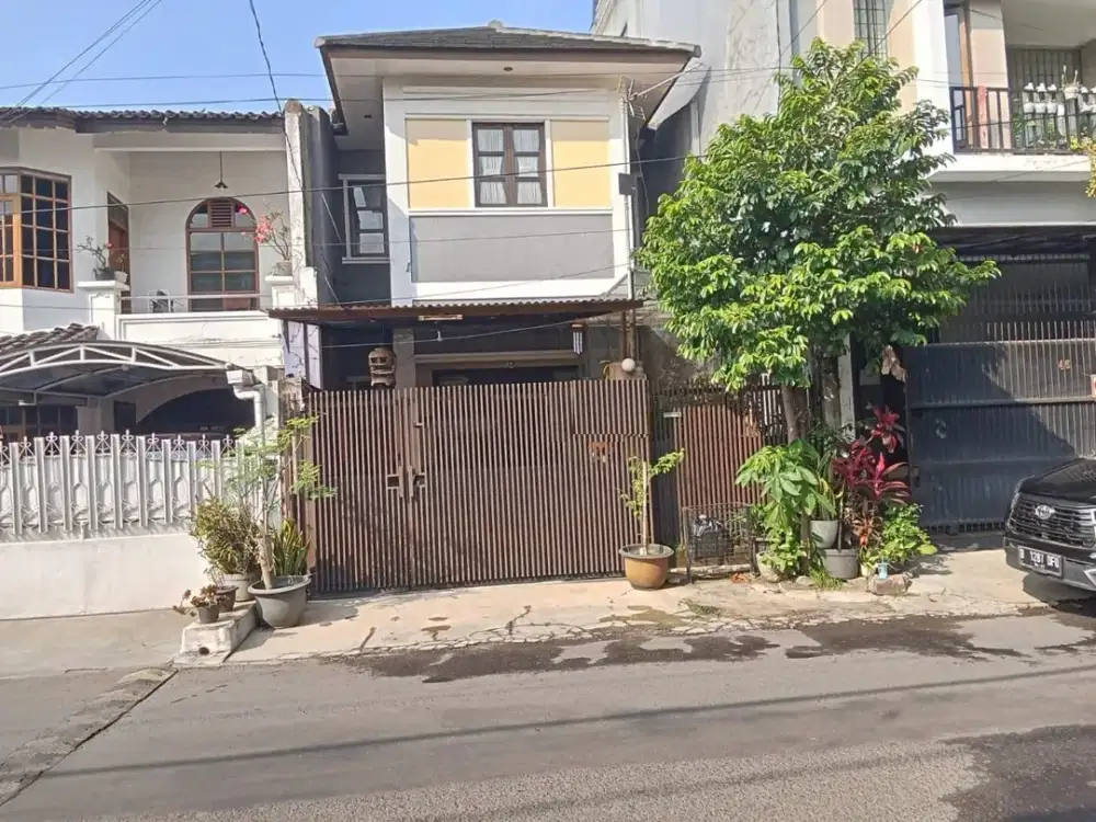 Dijual Rumah di Sarijadi, Bagus dan Strategis Area Jalan Sarimanah 1