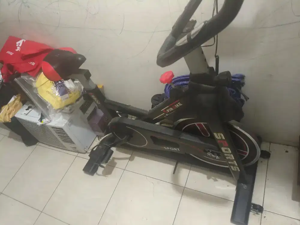 Sepeda statis Spinning Bike olah raga fitness BG Sport