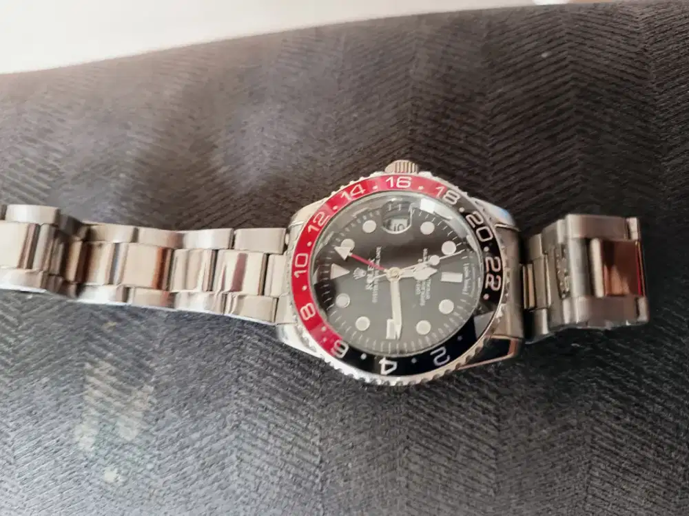 Rolex  bekas kondisi jalan dan aman
