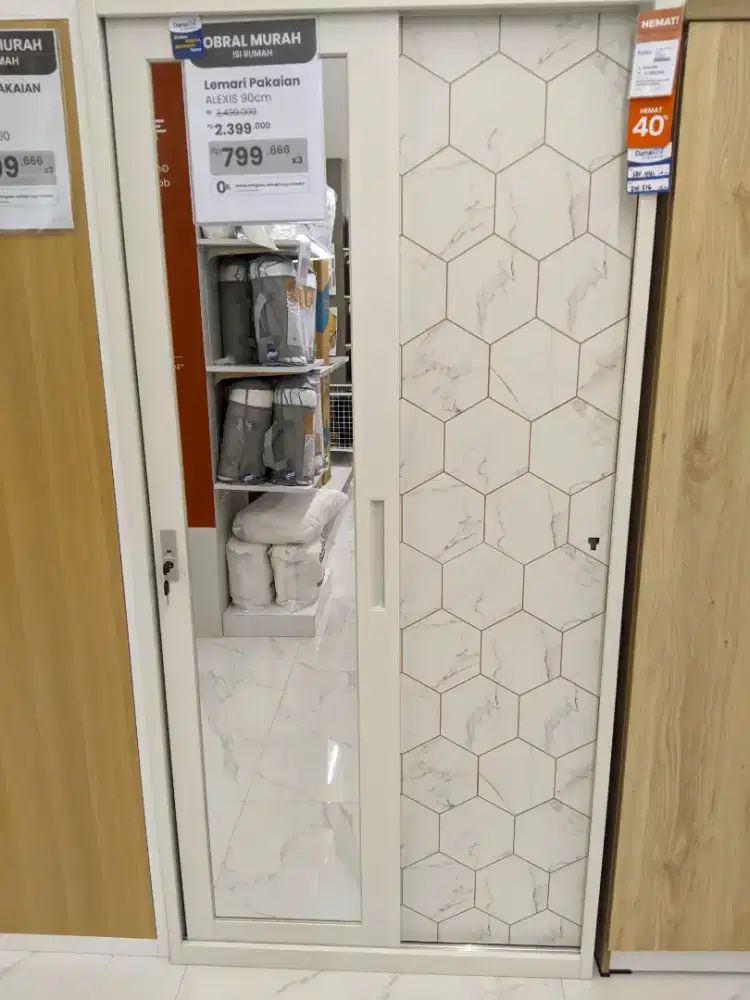 Lemari 2 pintu bahan metal