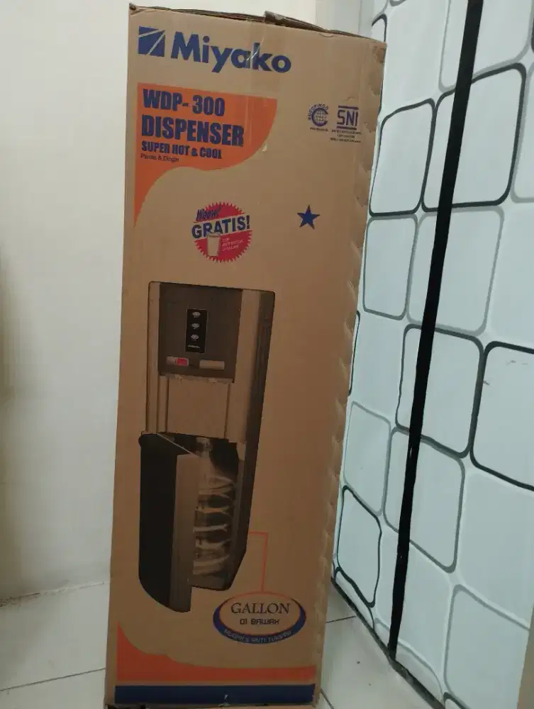 Dispenser Miyako baru panas dan dingin