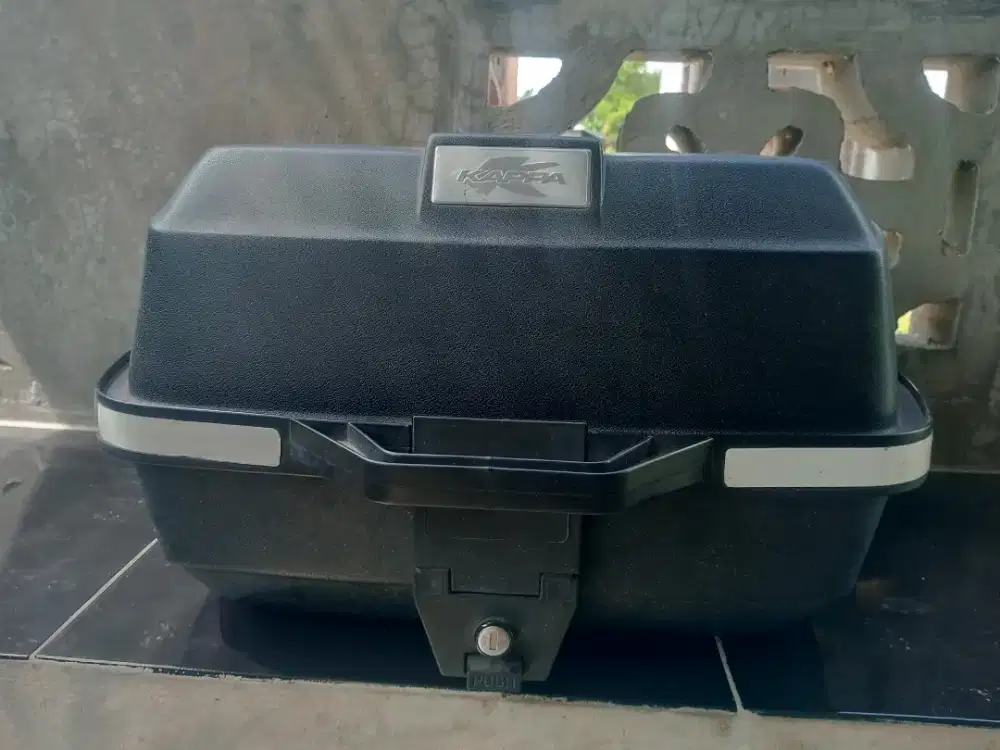 Box touring merk Kappa,