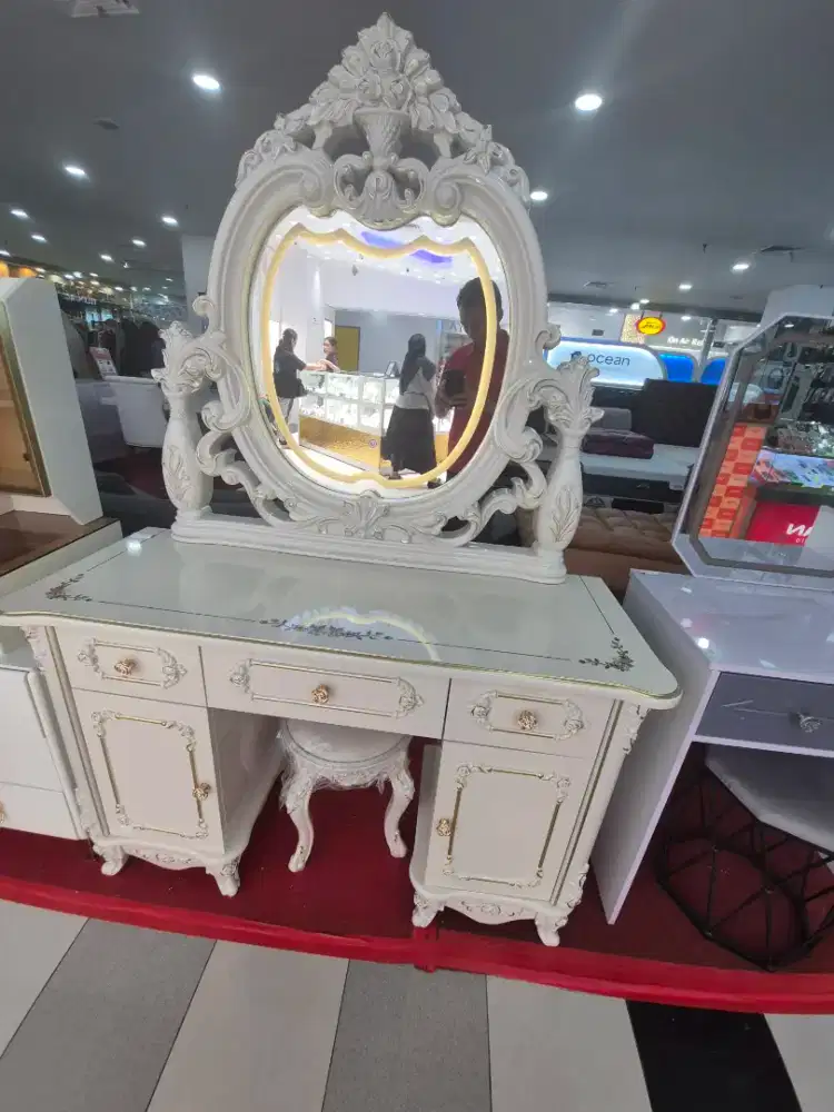 MEJA RIAS TERBARU LAMPU LED 3 WARNA PROMO CREDIT FREE 1KALI CICILAN