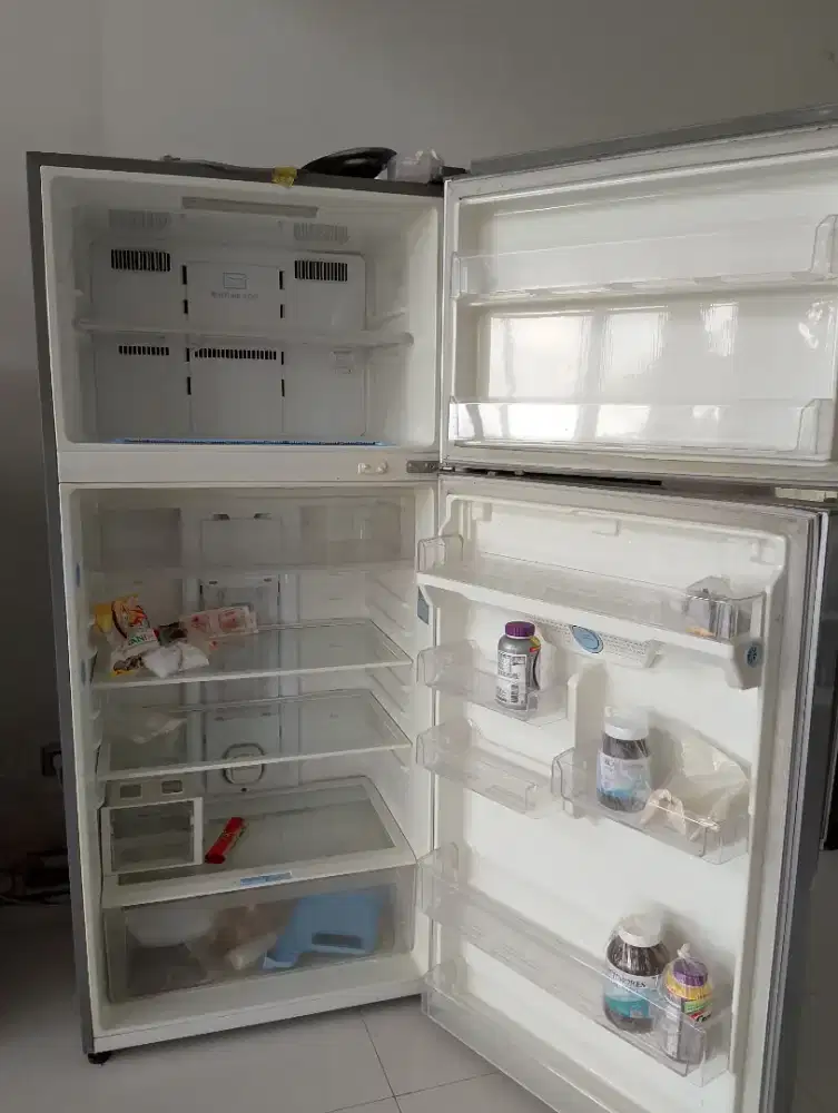 Kulkas LG 2 pintu kapasitas bersih 490L