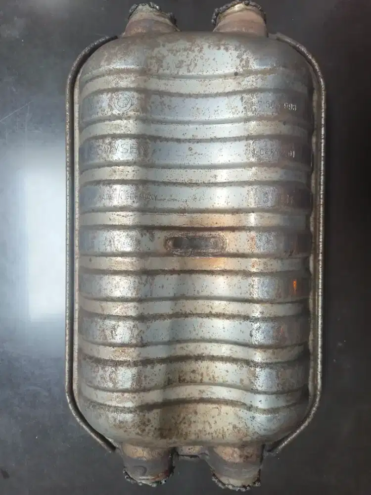 Resonator Depan Knalpot Standar BMW Seri 5 E39 Original Part Number