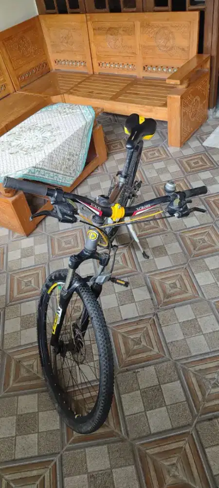 Sepeda polygon Monarch 5