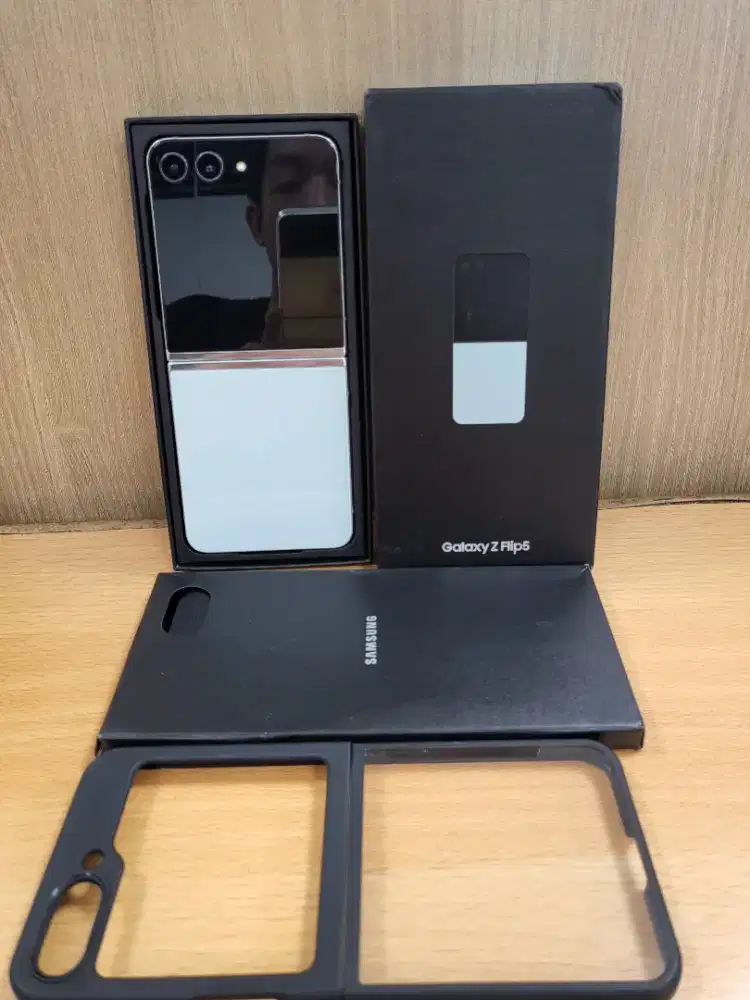 Samsung Z flip 5 ram 8/256 resmi sein