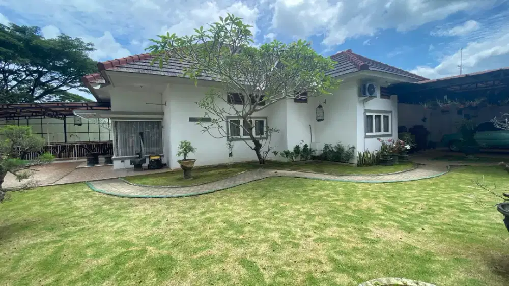 DIJUAL RUMAH POJOK SIAP HUNI