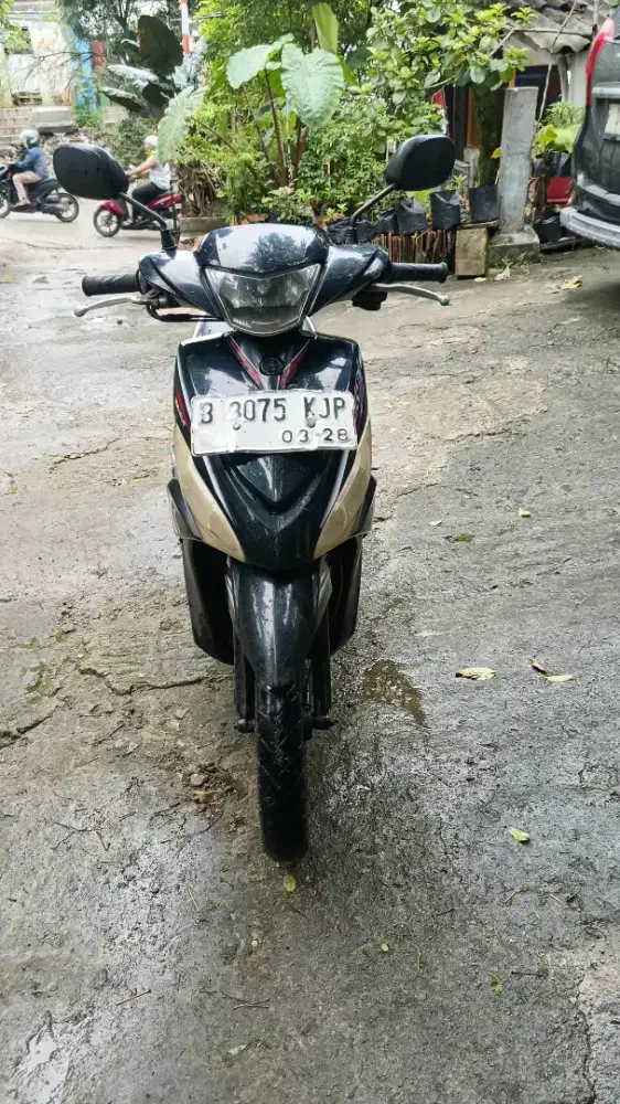 Mio j injeksi 2013 plat b bekasi BPKB paktur aja tagan pertma