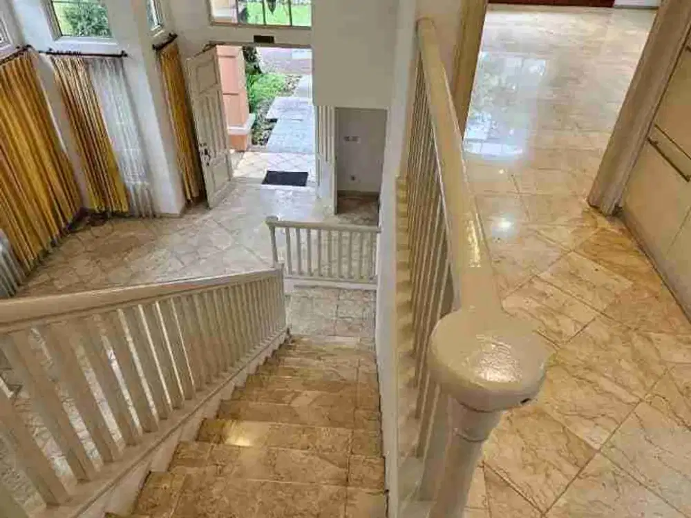 DIJUAL MURAH RUMAH ELIT 2 LANTAI DI LIPPO KARAWACI