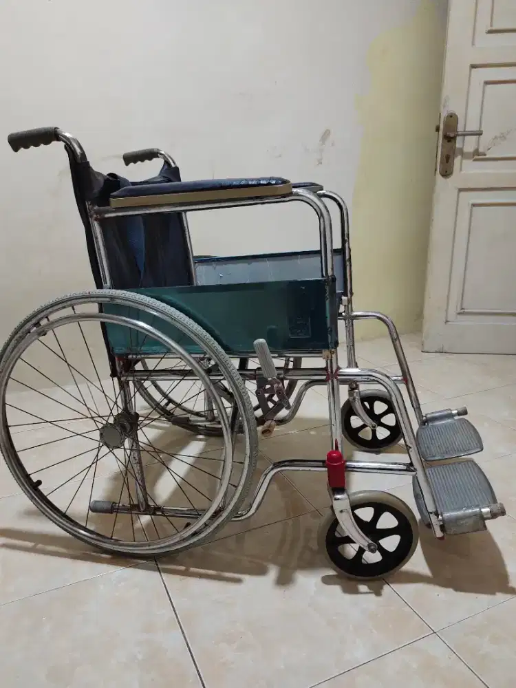 Kursi dorong masih bagus