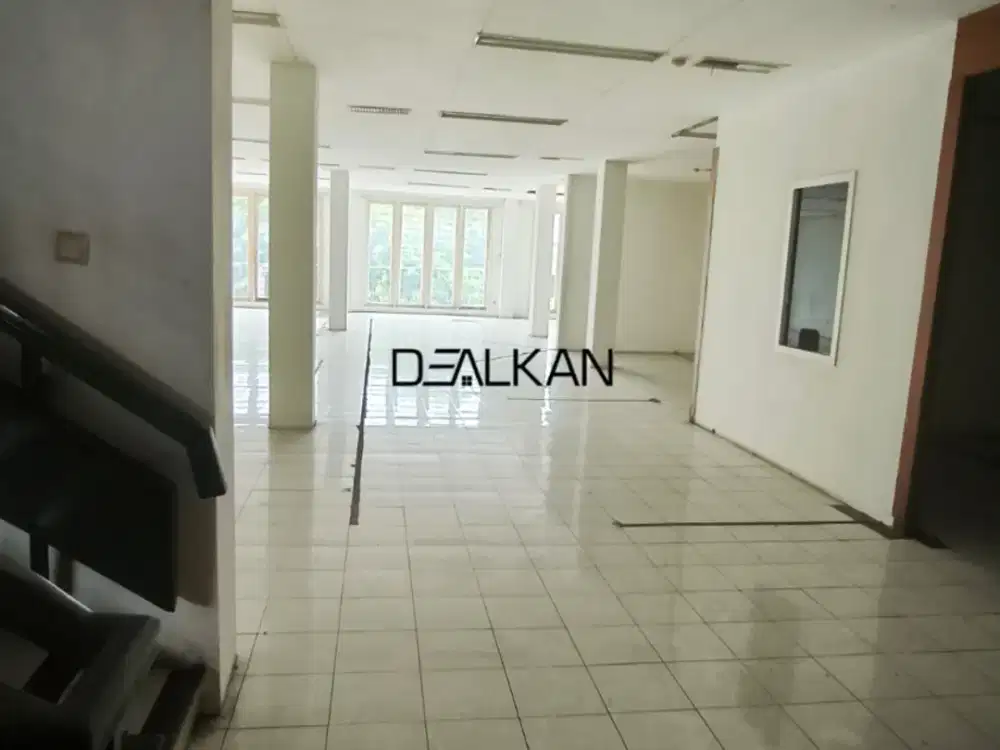 Dijual Ruko 4 Lantai Nol Jalan di Kertajaya