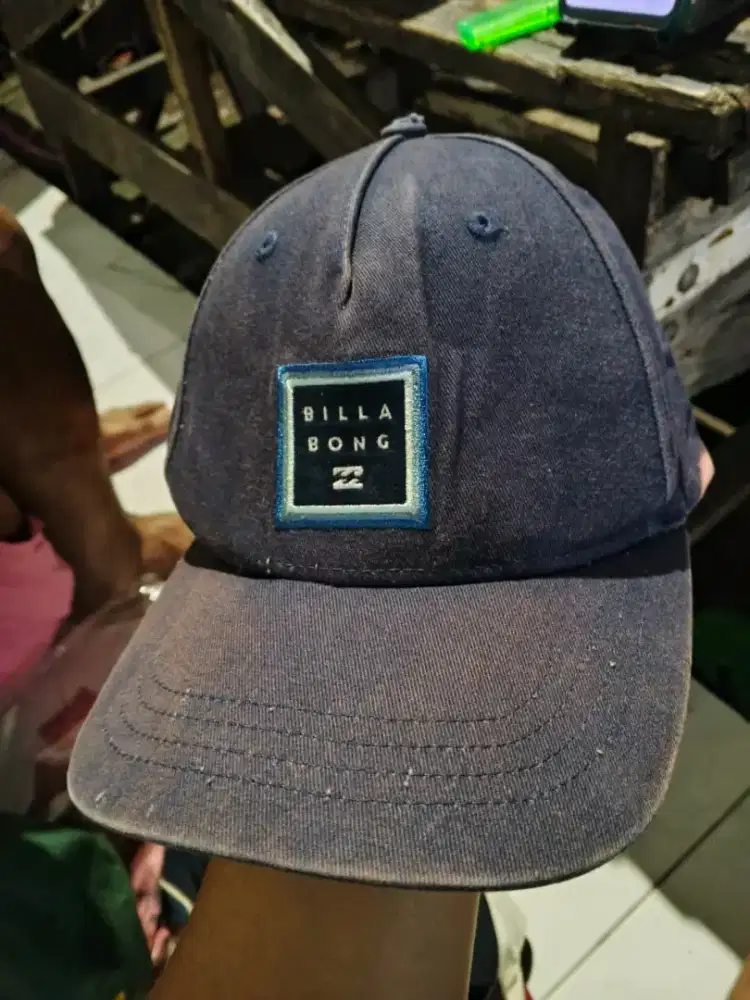 Topi Billabong tracker