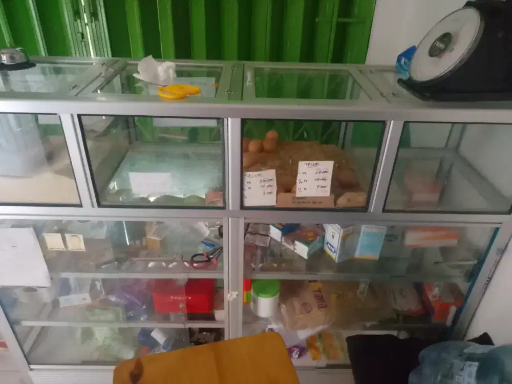 Etalase warung bekas 1,5m