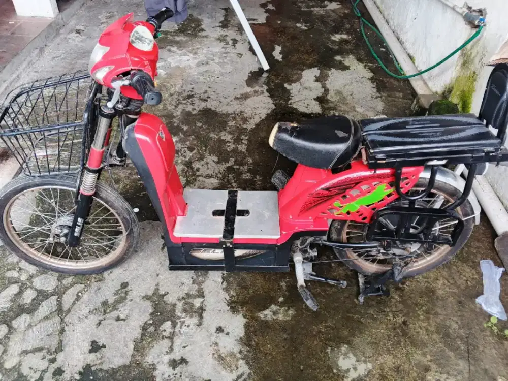 SEPEDA LISTRIK SELIS