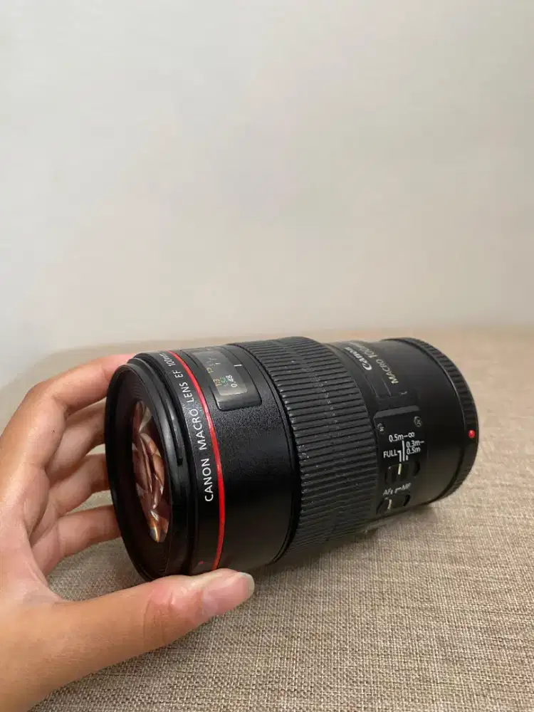 Lensa Canon Marco 100mm f2. 8
