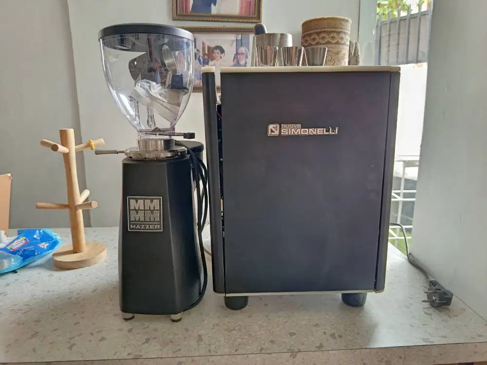Jual 1 set mesin Kopi Simonelli Musica + Grinder Mazzer mini D