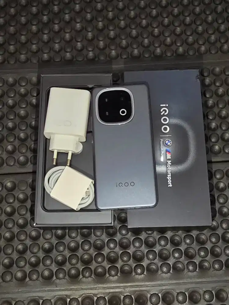 IQOO 13 16/512 GB Resmi Indonesia