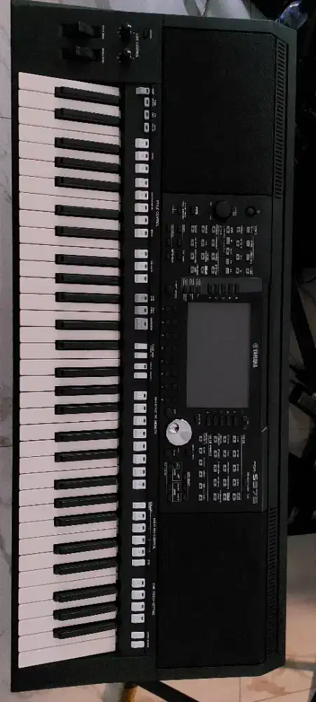 Keyboard yamaha Psr-S 975