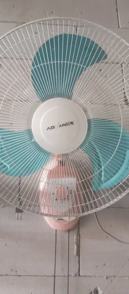 Kipas anggun tembok 16 advance