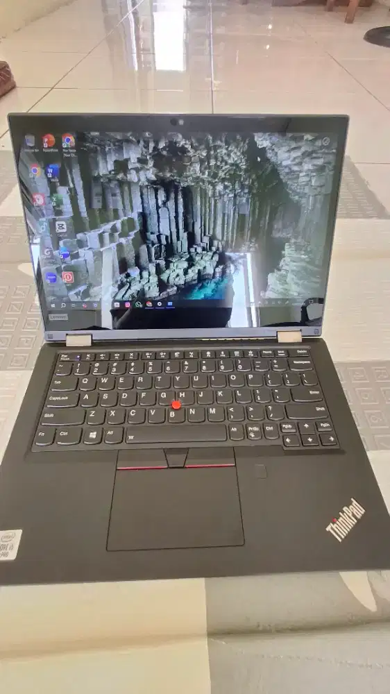 Dijual cepat laptop lenovo 13 yoga