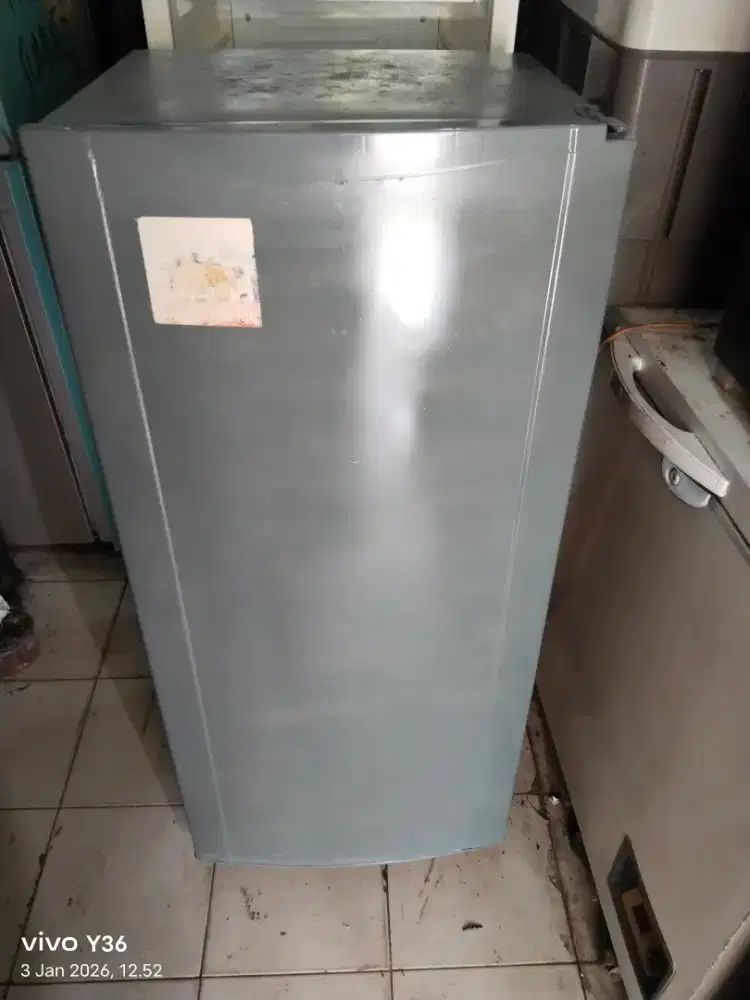 Di jual cepat kulkas 1 pintu jumbo ori