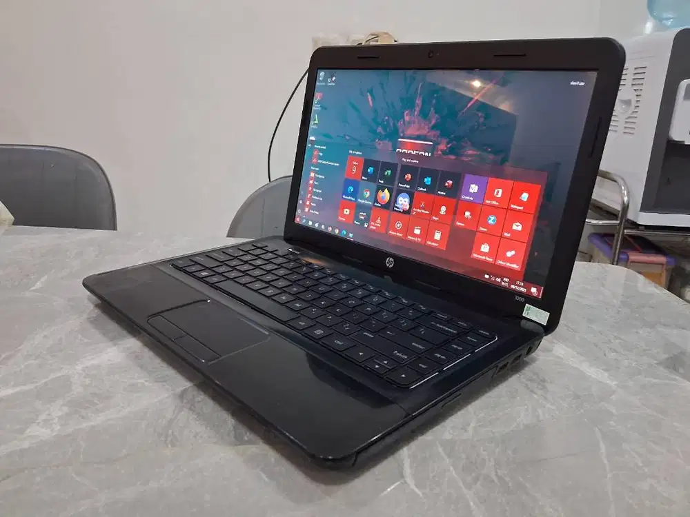 HP 14 AMD 8GB SSD ReadyUp Batre BARU Laptop 14in Ber-VGA Mulus Garansi
