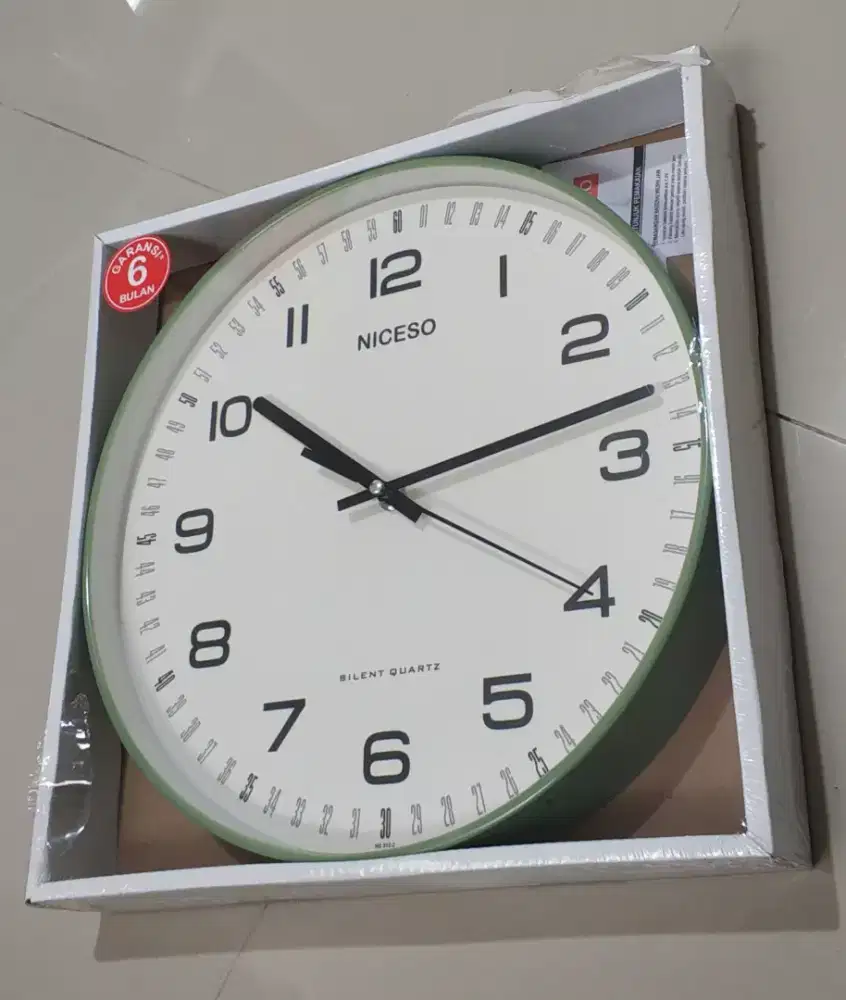 Jam dinding silent quartz