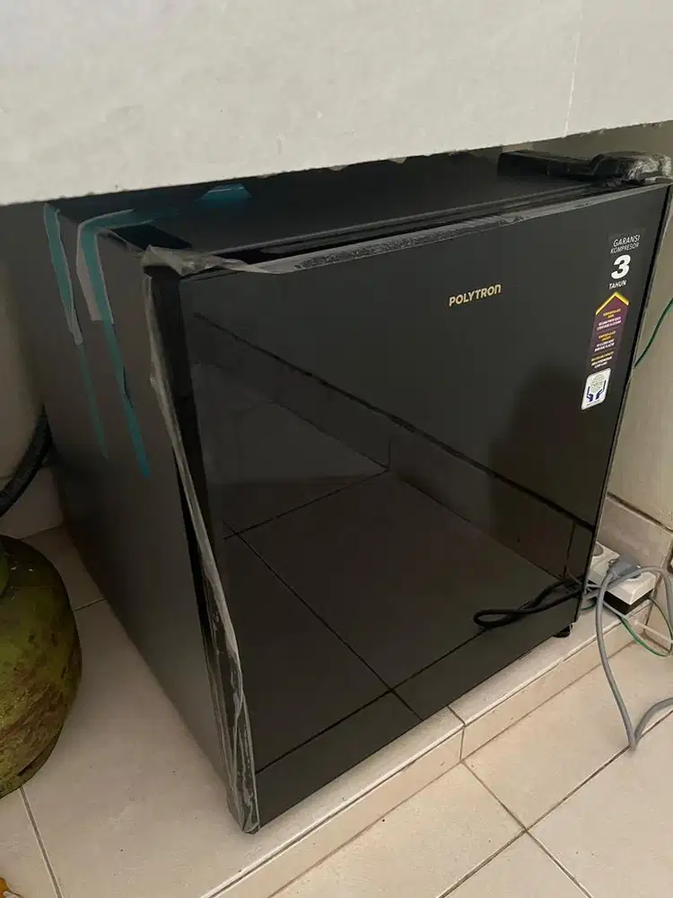 Kulkas Mini Polytron