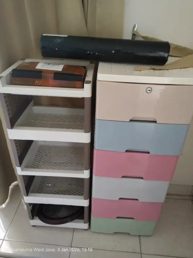 Dua Lemari Plastik Bagus Bersih Siap Pakai