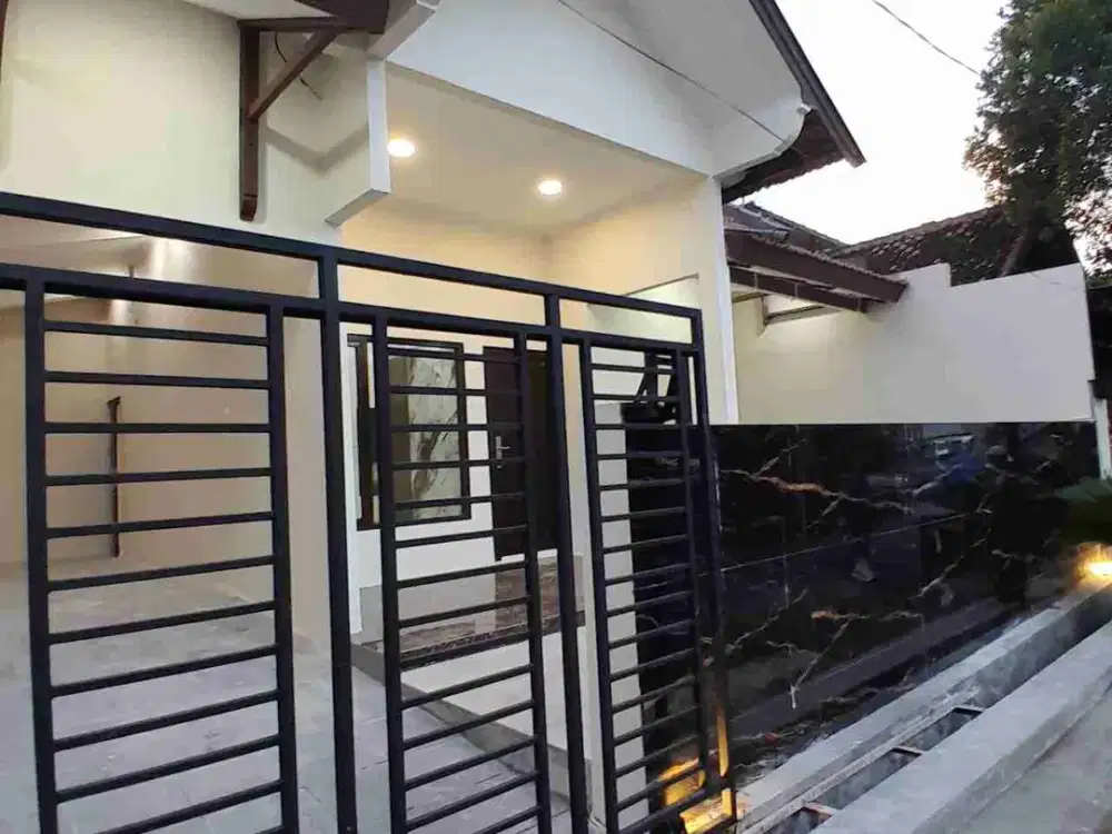 DiJual Cepat Rumah MEWAH SHM di Banowati dekat Kampus UDINUS Semarang