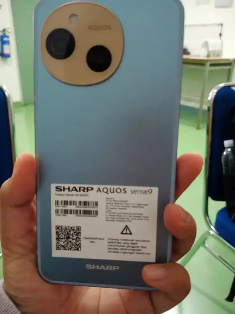 Sharp Aquos sense 9 second