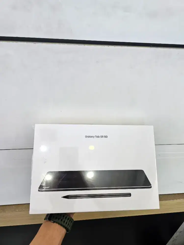 Samsung Galaxy Tab S11 5G 12/256 Free keyboard Garansi Resmi SEIN 1thn