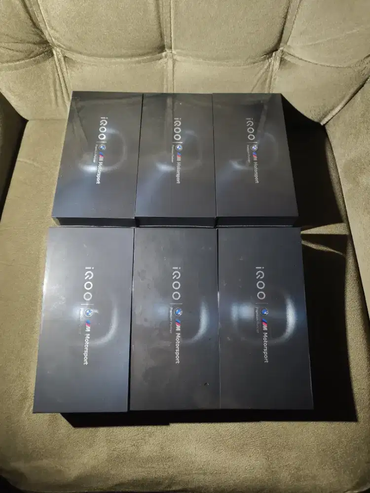 NEW IQOO 13 12/256GB SEGEL BNIB