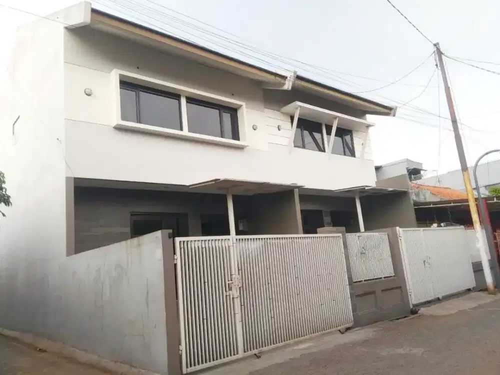 Rumah minimalis strategis bisa kantor di kembar Sriwijaya Bkr Bandung