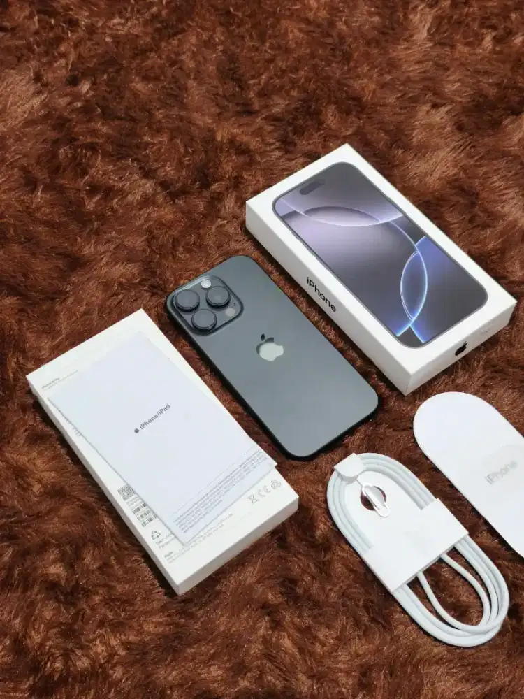 iPhone 16 Pro 256GB iBox Garansi 13 April 2026 - Black Titanium
