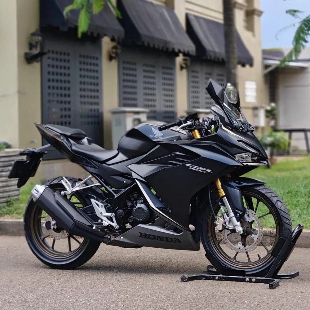 HONDA NEW CBR 150R NON ABS HITAM 2023 KM 500 PERAK TAX ON TINGGAL GAS