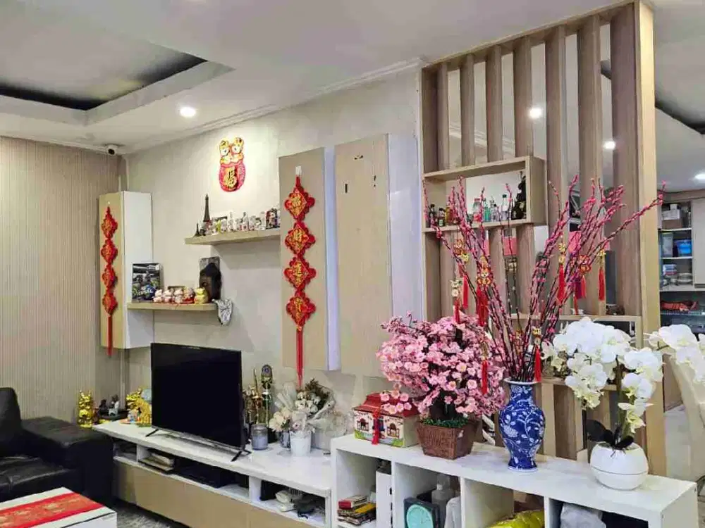 Di Jual Cepat Rumah Modern 3 Lantai Taman Palem Lestari Siap Huni