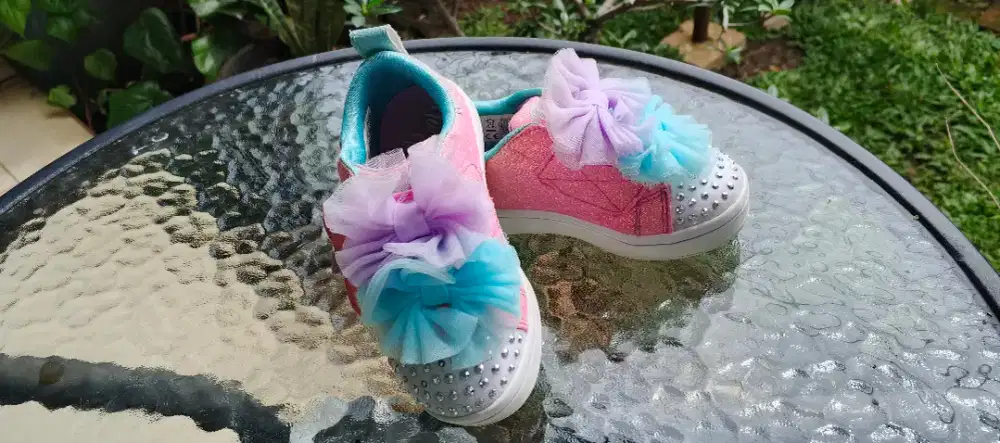 Sepatu anak second bermerk